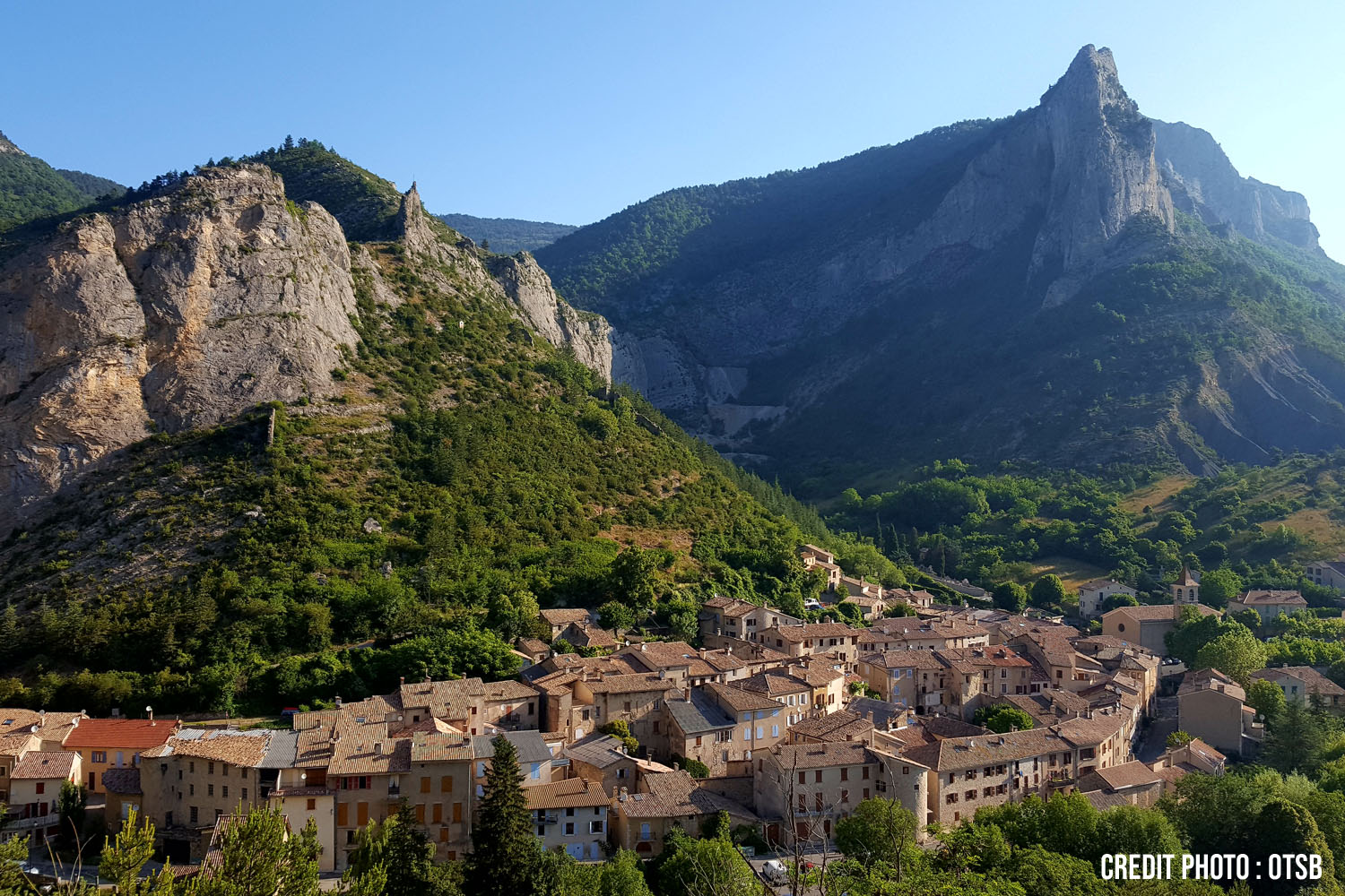 ORPIERRE, LE VILLAGE QUI GRIMPE