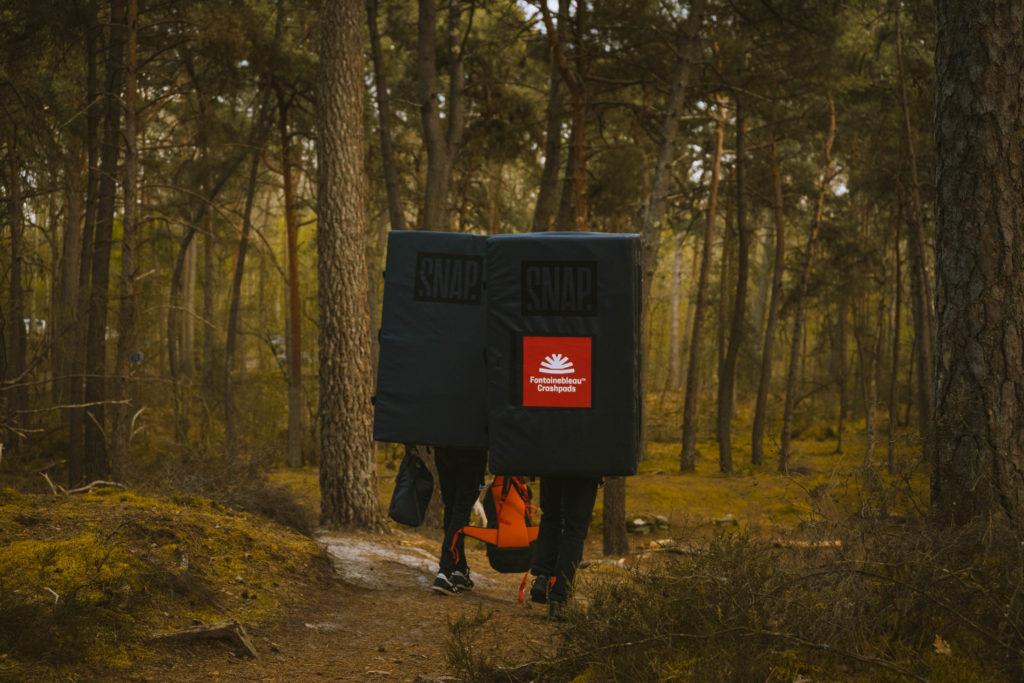 sortie club en forêt de fontainebleau avec crashpads loués chez fontainebleau-crashpads