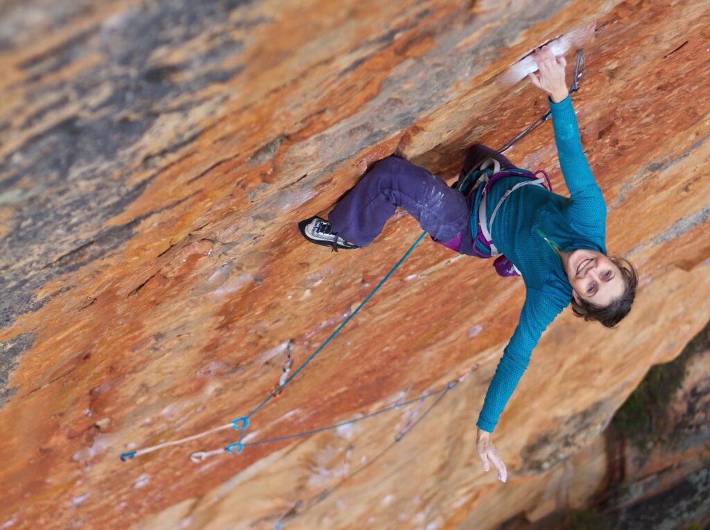 Stéphanie Bodet dans Serpentine 8a Taipan Wall